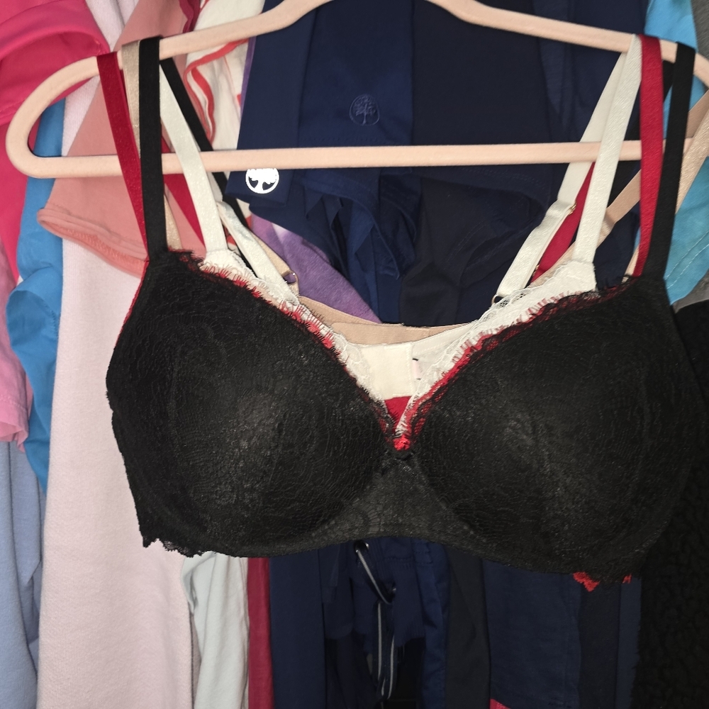 4 Victorias Secret Dream Angel Bras